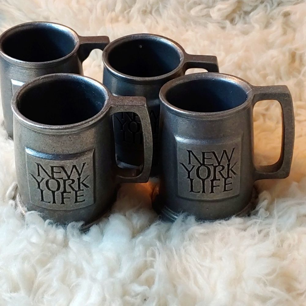 4 NEW YORK LIFE cups